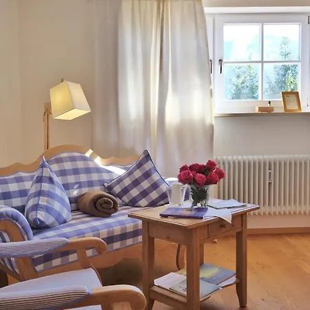 Maier Zum Kirschner فندق